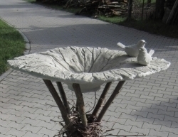 Vogeltränke aus Beton