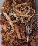 Herbstdeko mit Tannenzapfen